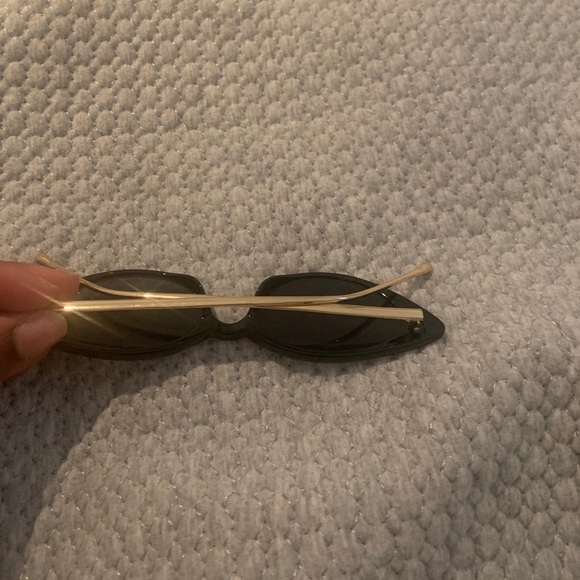 sunglasses - Picture 3 of 7